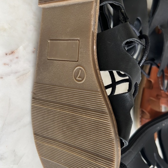 Target size 7 both pairs - Picture 2 of 3